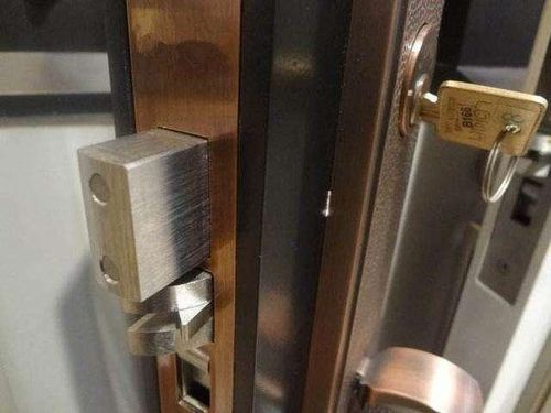 防盗门锁坏了，重新更换门锁的步骤