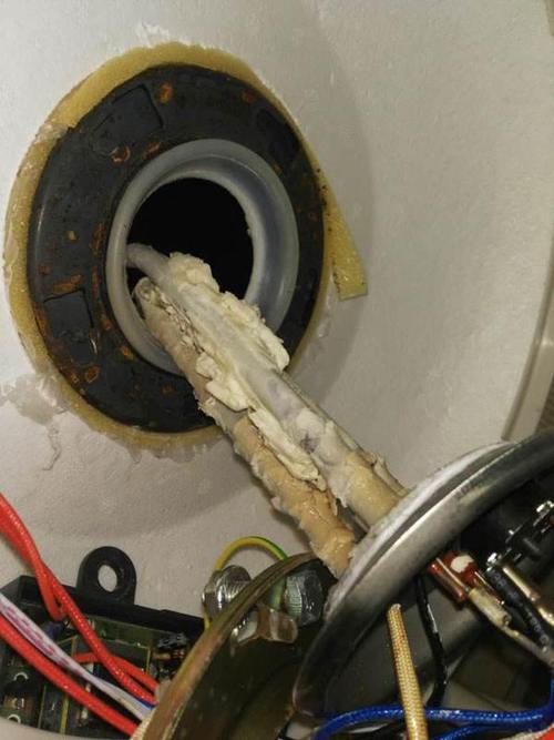 热水器内镁棒损坏，自己在家怎么更换？