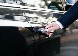 汽车钥匙有电，但是就是打不开车门，是为什么？