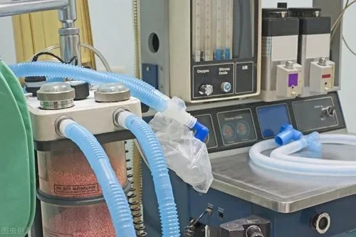 医用呼吸机为什么要定期更换配件？
