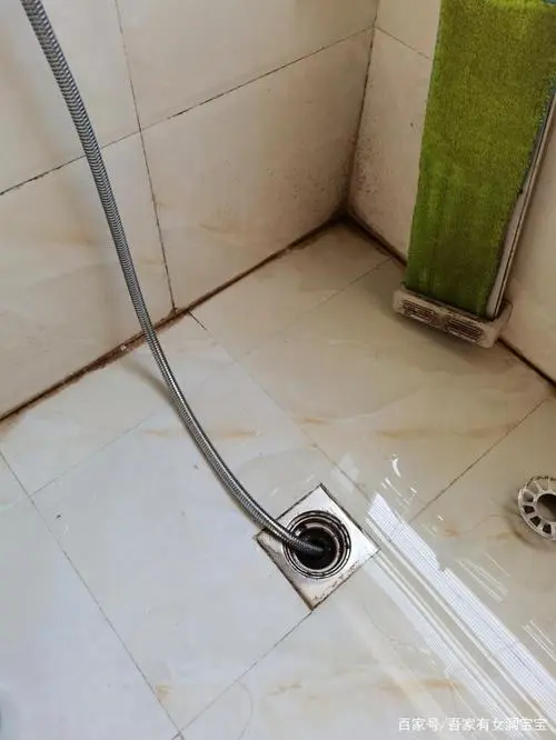 卫生浴室间下水道堵塞，可以通过这几种方法来疏通！