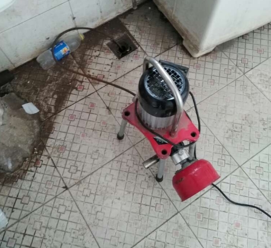 下水道堵了怎么快速疏通？通下水道的方法有哪些？